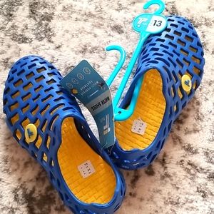 13 Slide on water shoe
